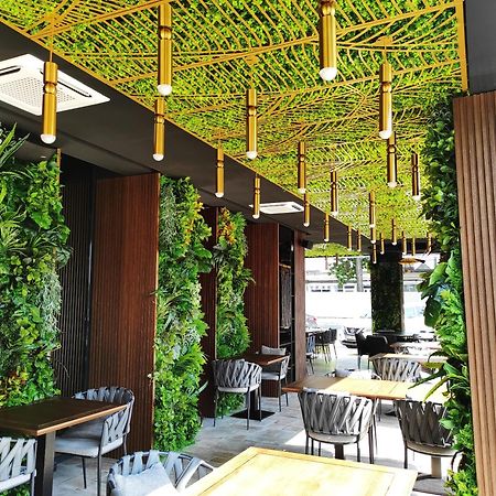 Hotel Kristal Fokszany Zewnętrze zdjęcie
