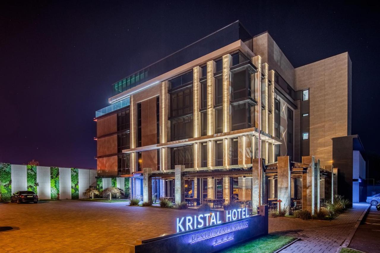Hotel Kristal Fokszany Zewnętrze zdjęcie
