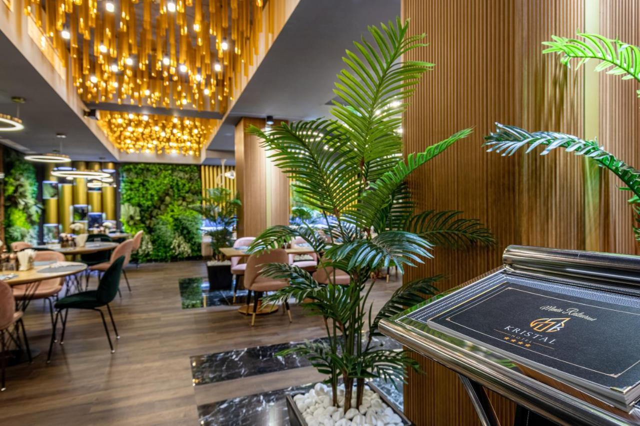 Hotel Kristal Fokszany Zewnętrze zdjęcie