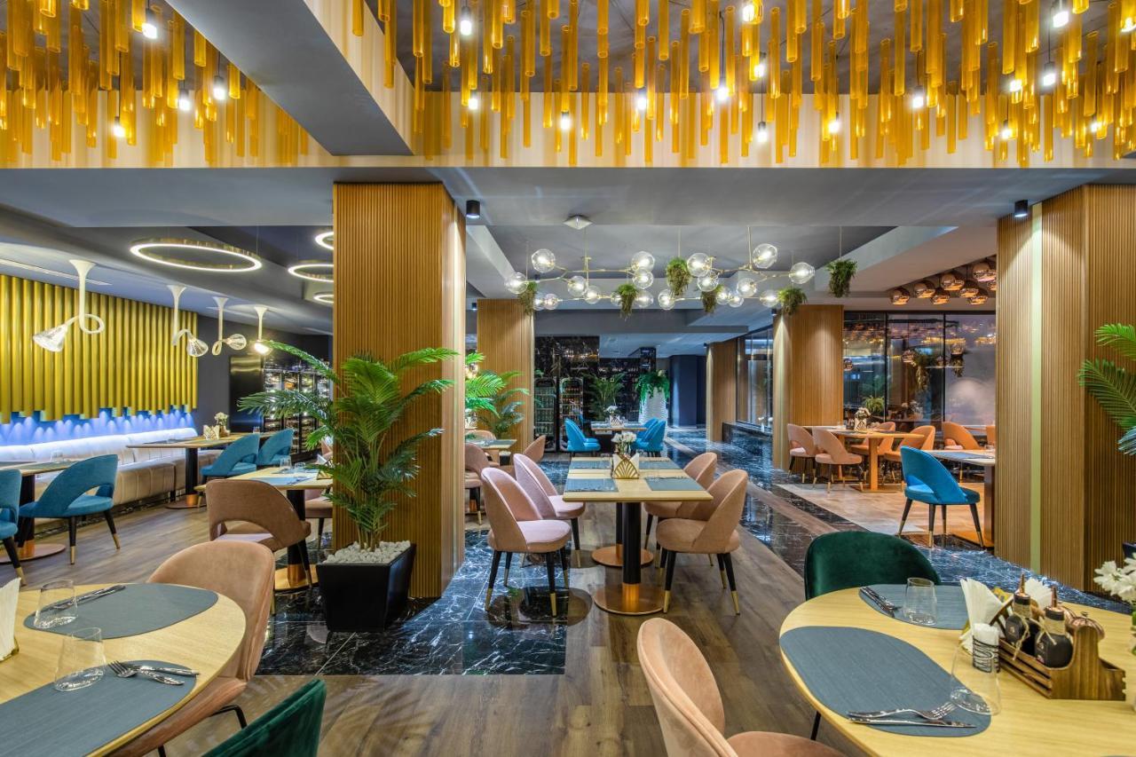 Hotel Kristal Fokszany Zewnętrze zdjęcie