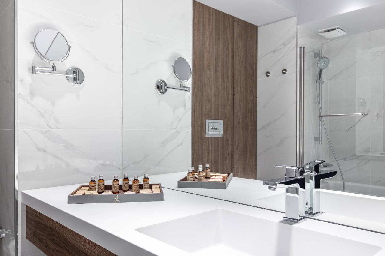 Hotel Kristal Fokszany Zewnętrze zdjęcie