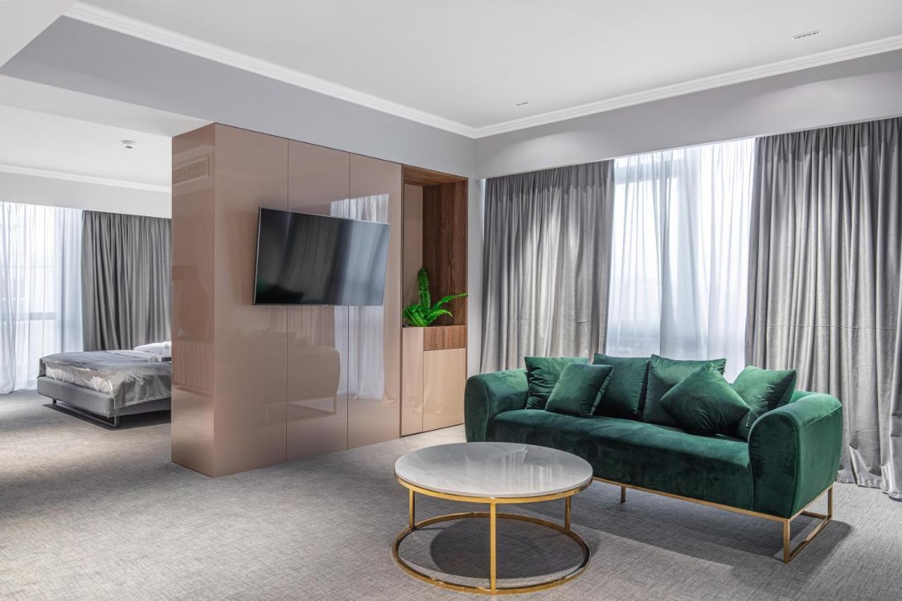 Hotel Kristal Fokszany Zewnętrze zdjęcie