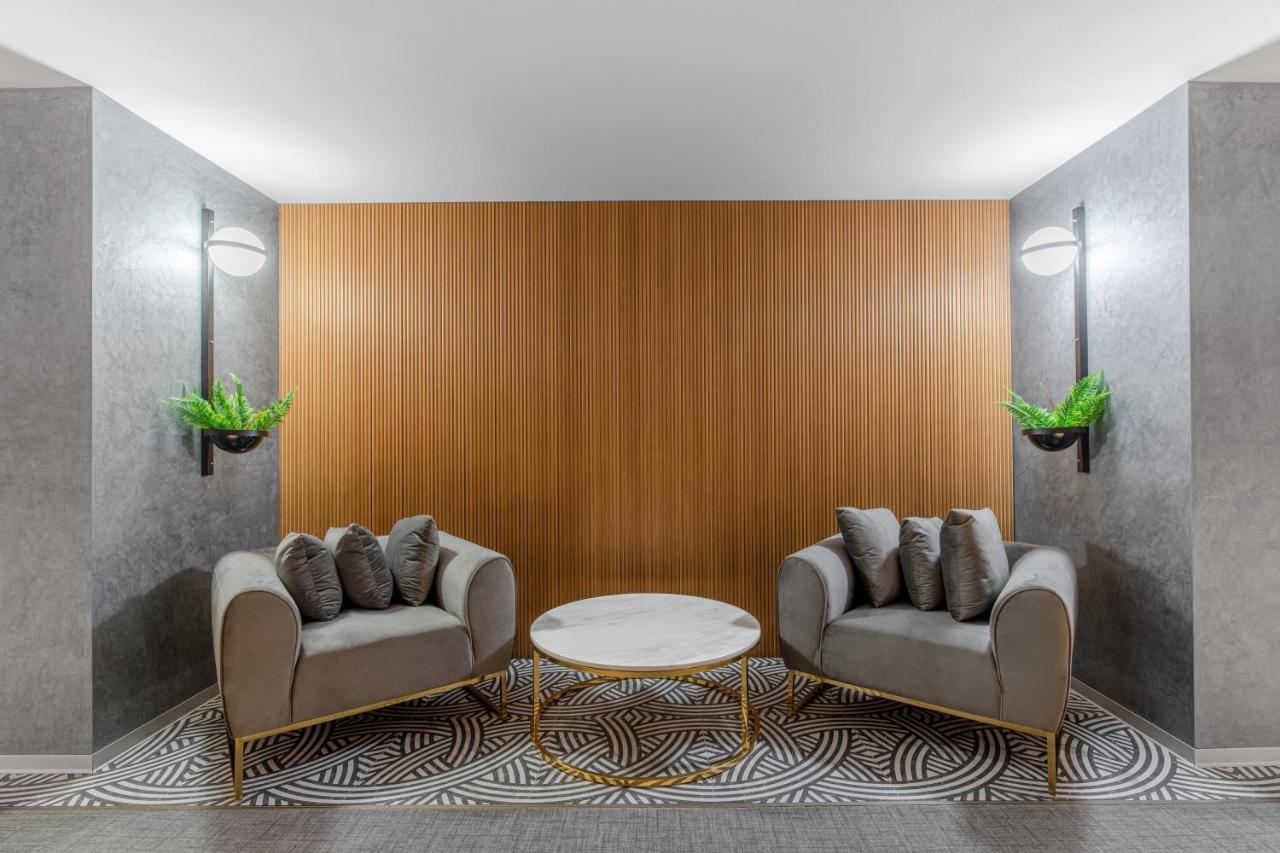 Hotel Kristal Fokszany Zewnętrze zdjęcie