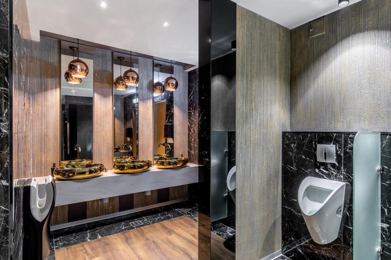Hotel Kristal Fokszany Zewnętrze zdjęcie