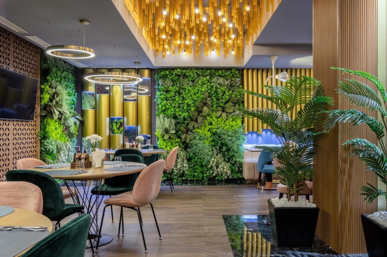 Hotel Kristal Fokszany Zewnętrze zdjęcie