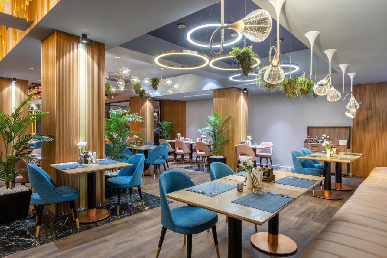 Hotel Kristal Fokszany Zewnętrze zdjęcie