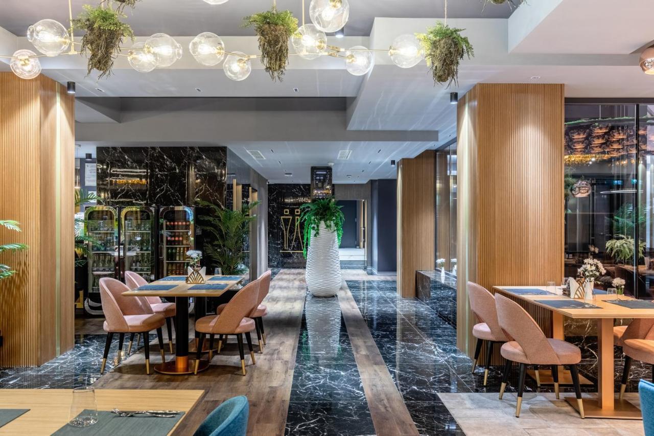 Hotel Kristal Fokszany Zewnętrze zdjęcie